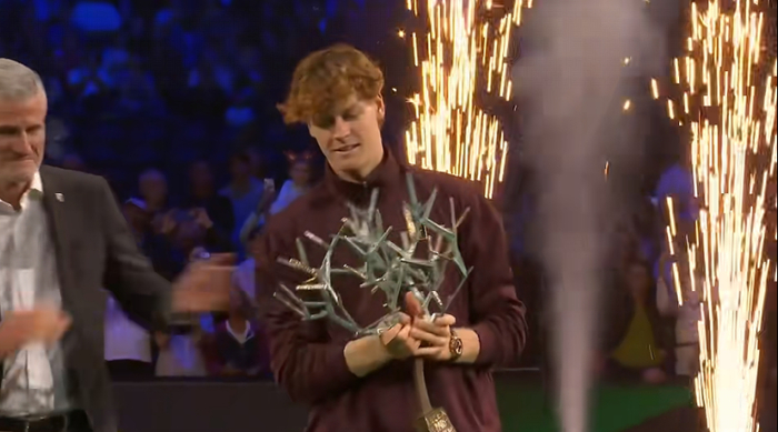 拉沃尔杯翻盘年终总决赛，辛纳扛起全队的简单介绍