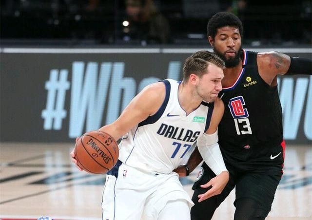 日本队鏖战英格兰队，波尔高光表现的简单介绍