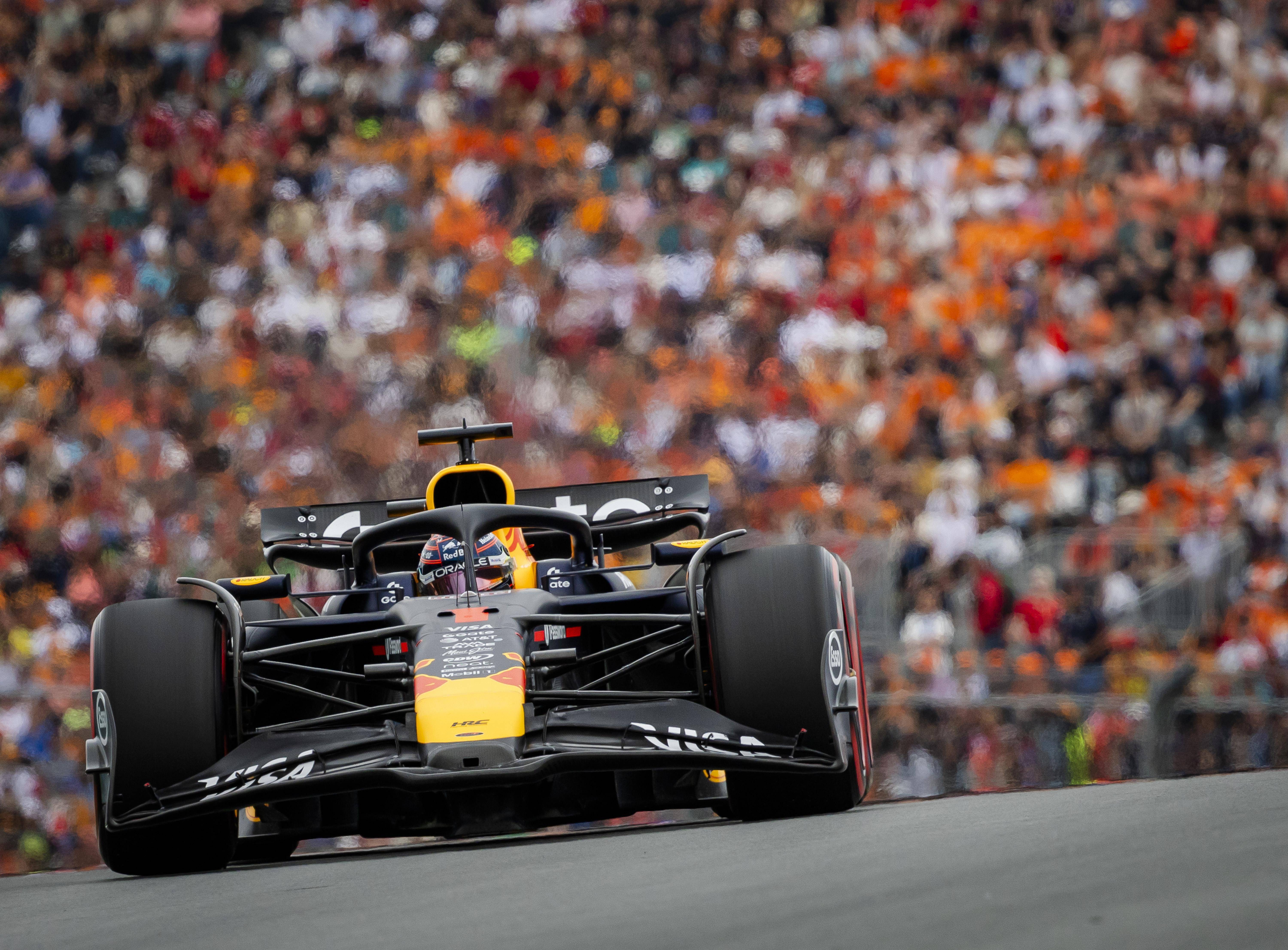 红牛车队碾压梅赛德斯，皮亚斯特里点燃赛场